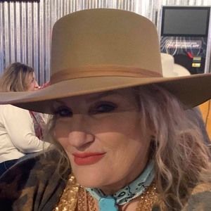 Meet your Posher, Debra